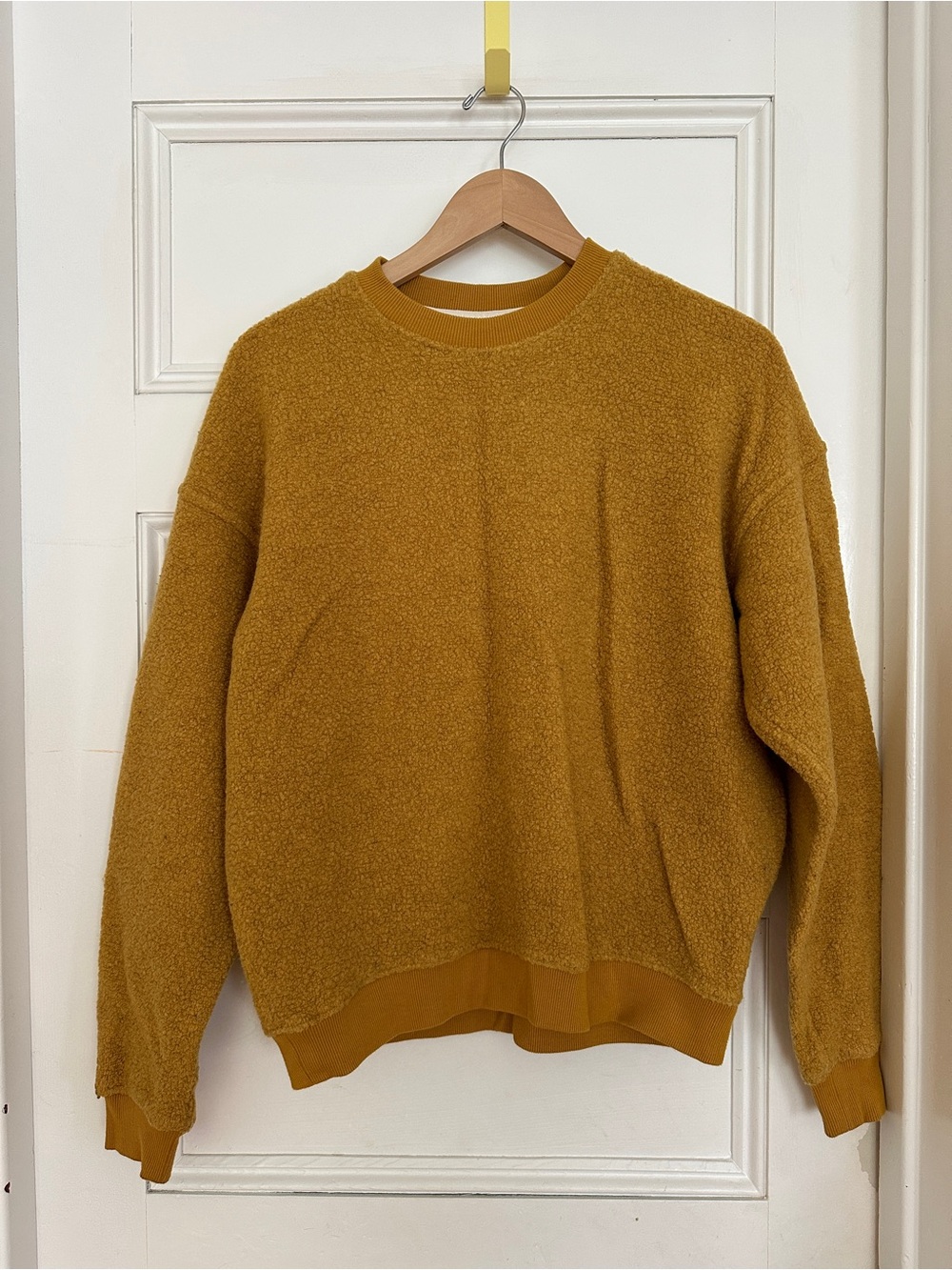 Outdoor Voices Megafleece crewneck, mustard yellow, S